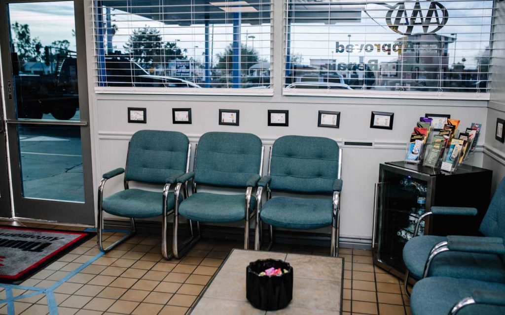 auto repair shop waiting room